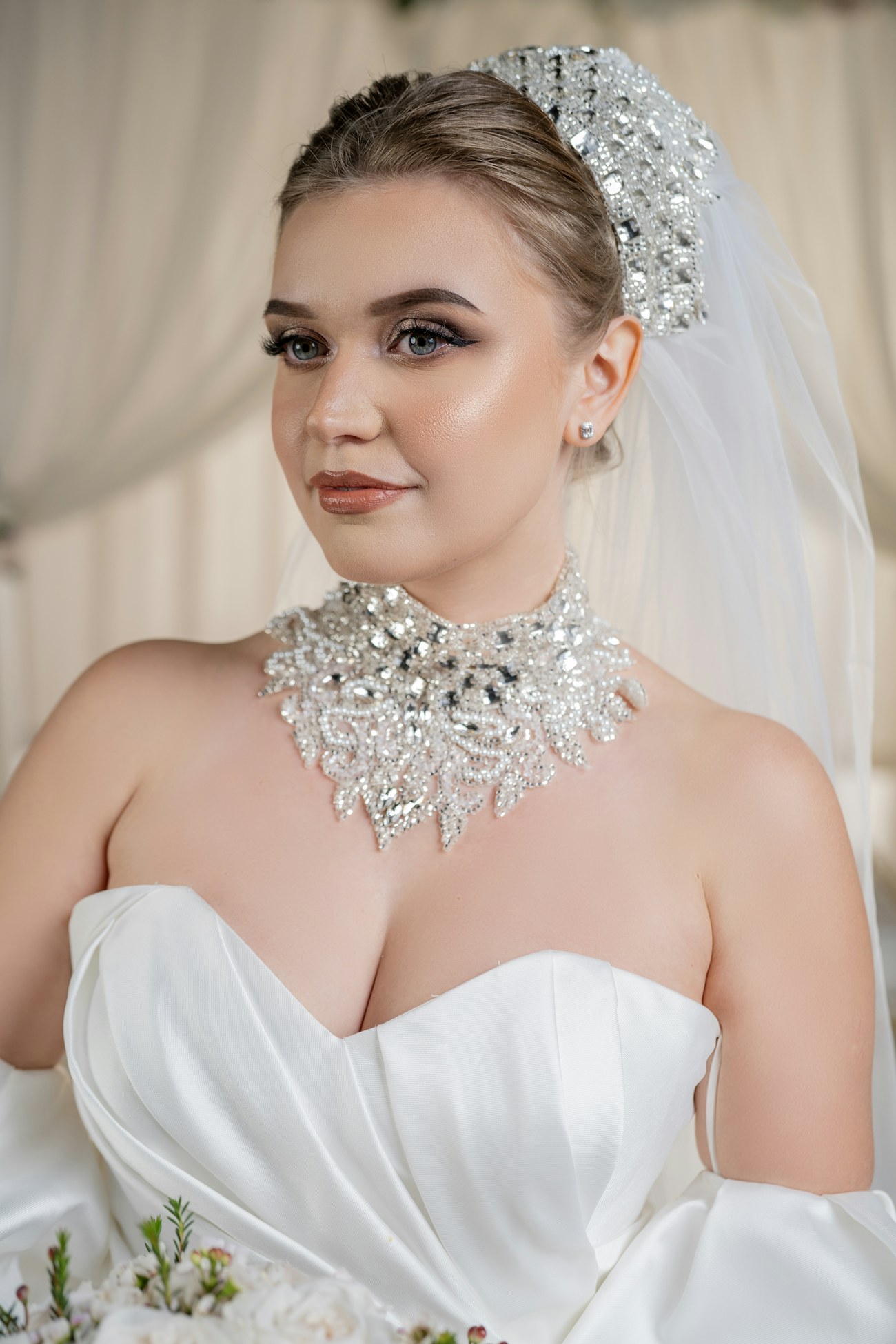 Bride wearing a diamond collar