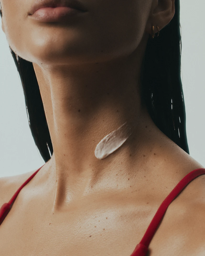 Applying the emulsion to the neck