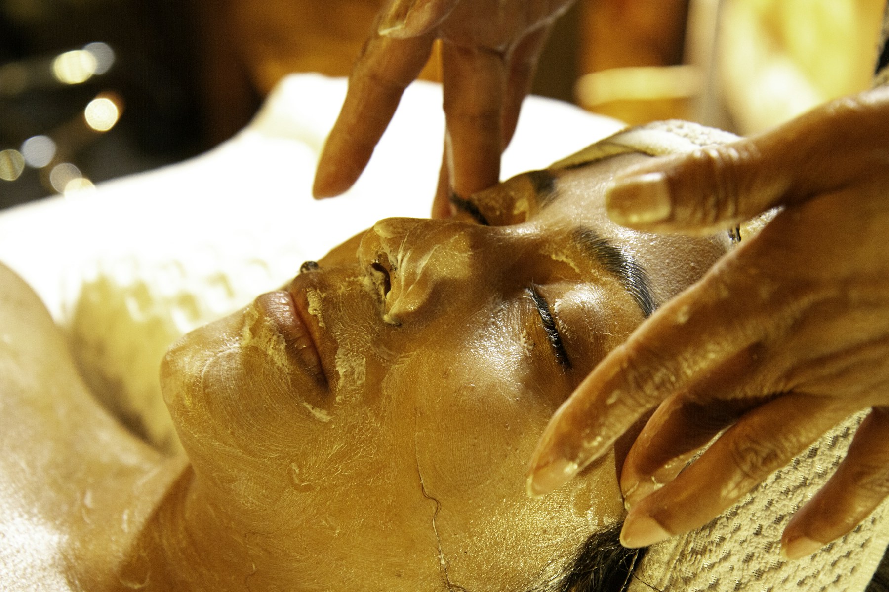 A gold mask facial