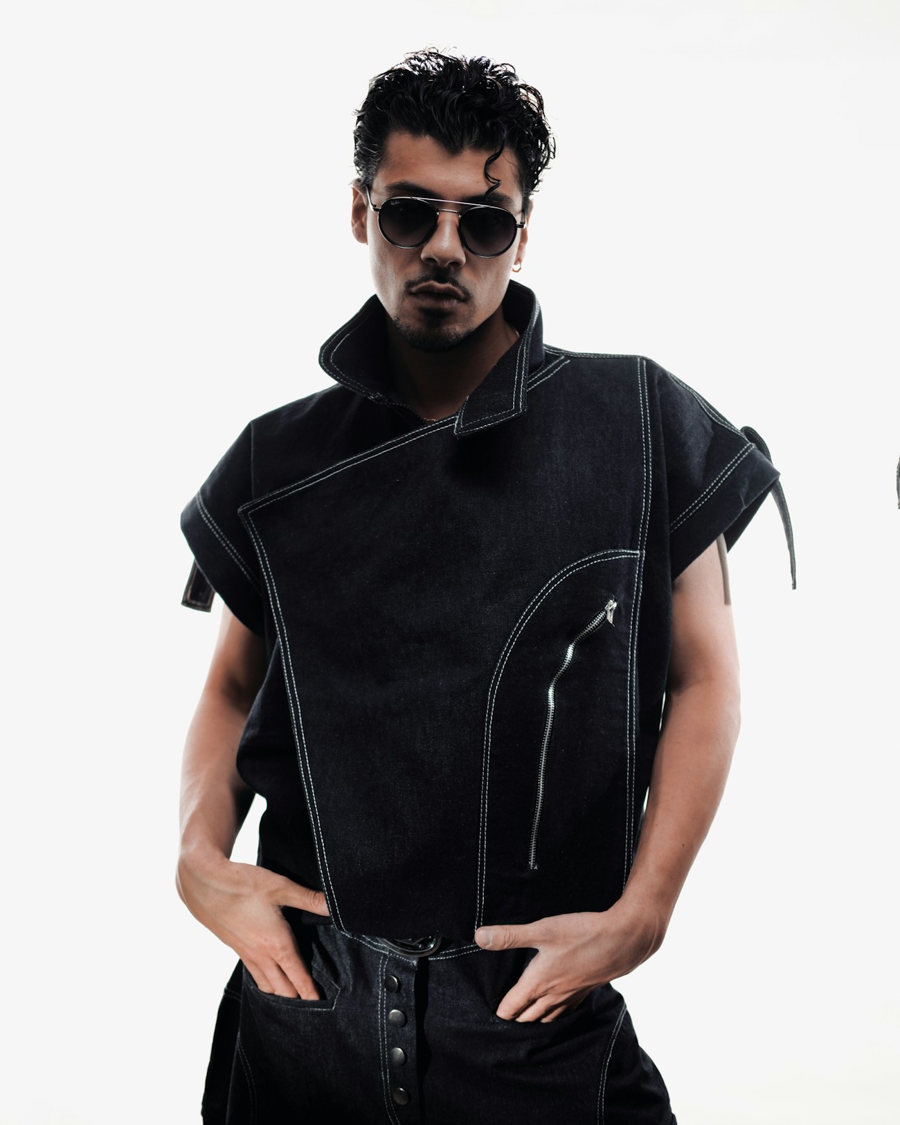 Cape-sleeve vest